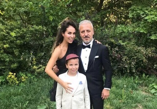 Esra Ronabar Kimdir | Esra Ronabar Kaç Yaşında? Esra Ronabar Türk mü? 