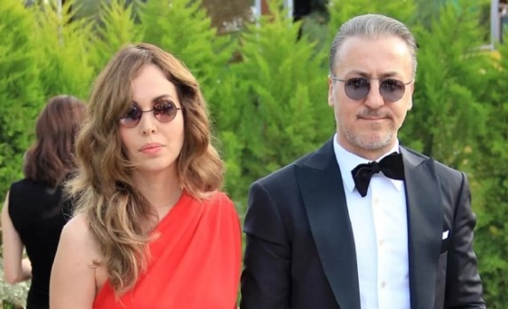 Esra Ronabar Kimdir | Esra Ronabar Kaç Yaşında? Esra Ronabar Türk mü? 