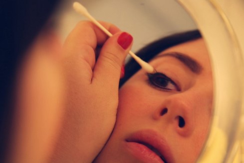 Hint Yağı Faydaları Neler | Hint Yağı Nereye Sürülür? Yüzüme Hint Yağı Sürersem Ne Olur? 