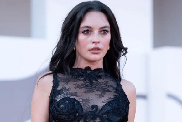 Melis Sezen Kimdir | Delikanlı Dizisi Hazan’ı Melis Sezen Yaşı Kaç?