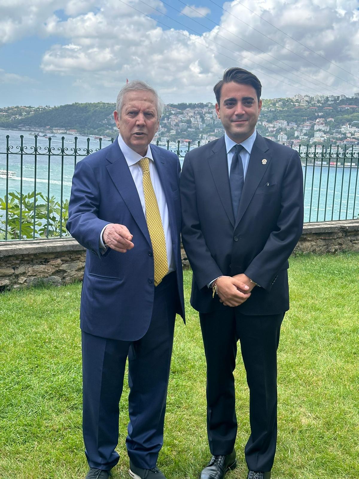 Fenerbahçe Başkanı Aziz Yıldırım ve Zeki Sever