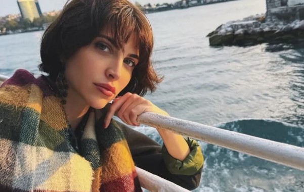 Beyza Gümülcine Kimdir | Güneşin Doğduğu Yer Dizisi Oyuncusu Beyza Gümülcine Hangi Dizilerde Rol Aldı?