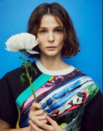 Büşra Develi Kimdir | Eşref Rüya Dizisi Çiğdem Karakteri Büşra Develi Nasıl Ünlü Oldu?