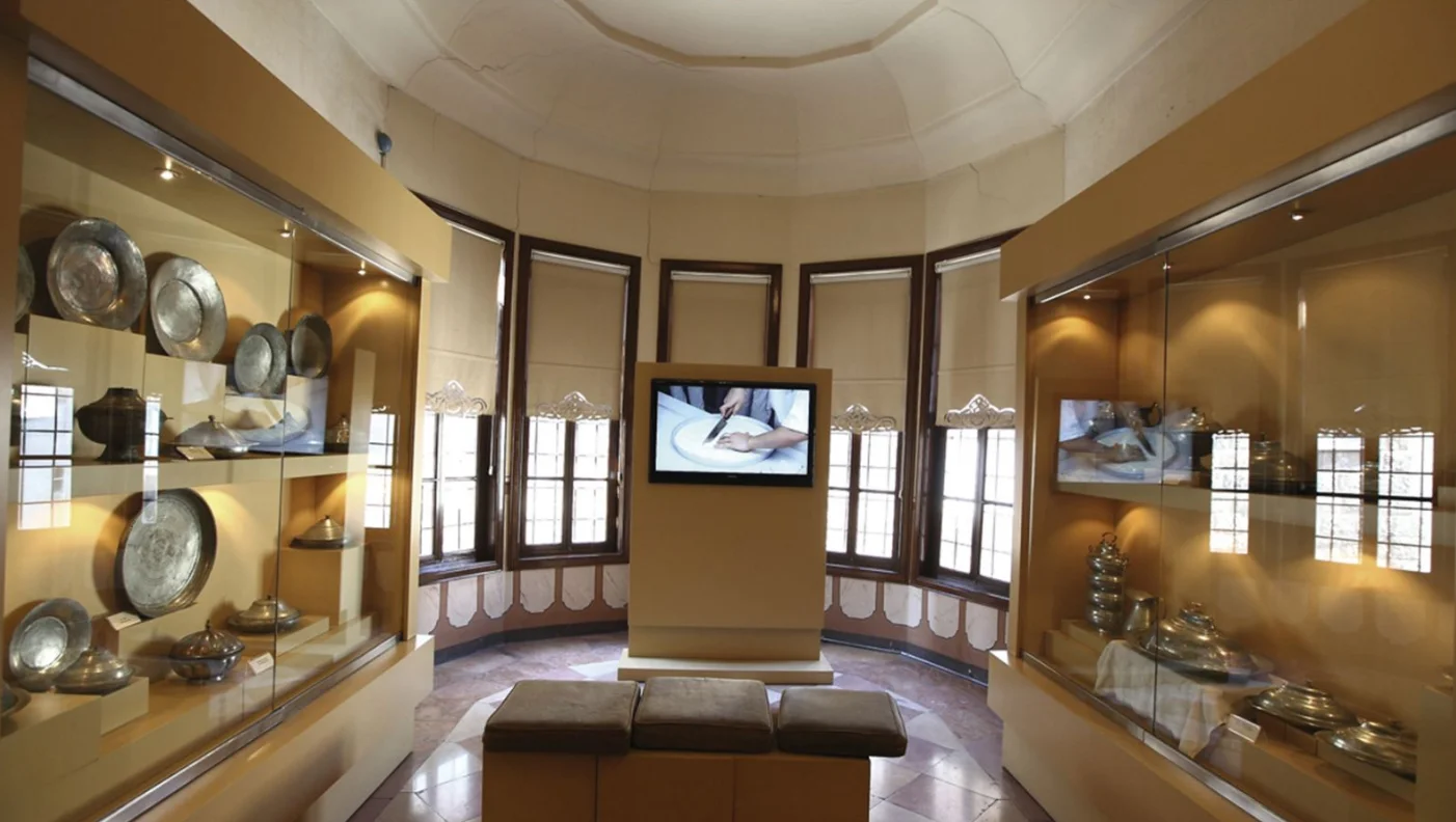 Eltiniz Sizi Kıskanıyor mu? İşte, Eltinizin Sizi Kıskandığını Gözler Önüne Serecek 10 Davranışı…