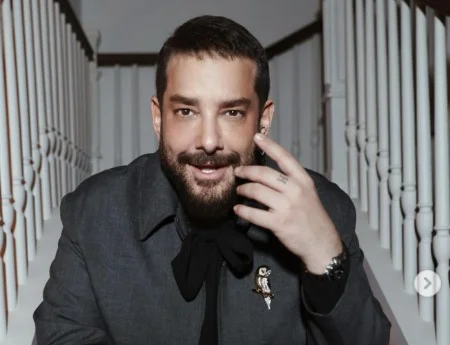 Enis Arıkan Kimdir Nerelidir? Camdaki Kız’ın Muzosu Enis Arıkan Kim Hangi Dizilerde Oynamıştır?