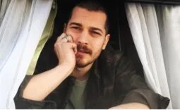 Çağatay Ulusoy Kimdir | Çağatay Ulusoy Kaç Yaşında? Çağatay Ulusoy Kiminle Sevgili?